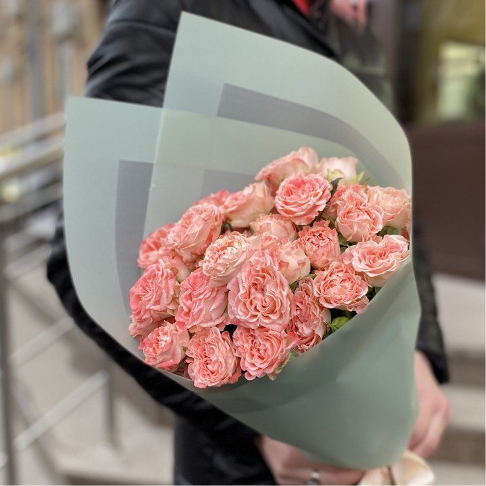 5 кустовых розово-персиковых пионовидных роз Фаир Флоу